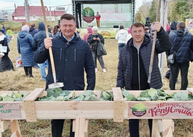 Василий Максимов посетил фестиваль «Ивановский капустник»
