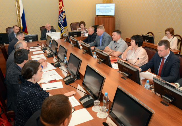 Правительственный час по вопросам газификации прошел в областной Думе 