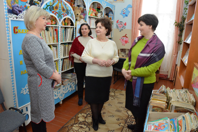 Марина Дмитриева посетила с рабочим визитом Комсомольский район