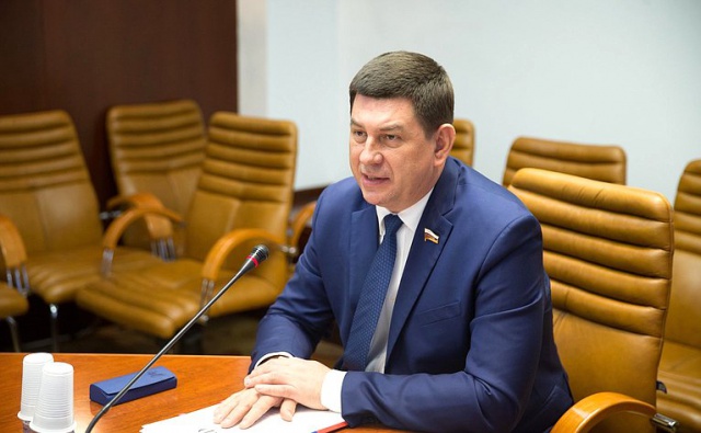 Виктор Смирнов: вопросы создания в школах надлежащих условий для обучения детей находятся на контроле Совета Федерации Виктор Смирнов: вопросы создания в школах надлежащих условий для обучения детей находятся на контроле Совета Федерации