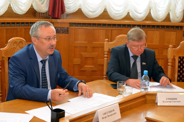 Состоялось заседание комитета по государственному строительству, законности и местному самоуправлению