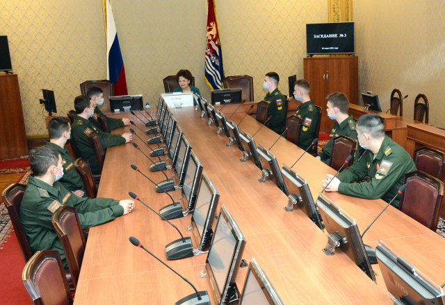 Воспитанники 112-й Новороссийской бригады посетили региональный парламент