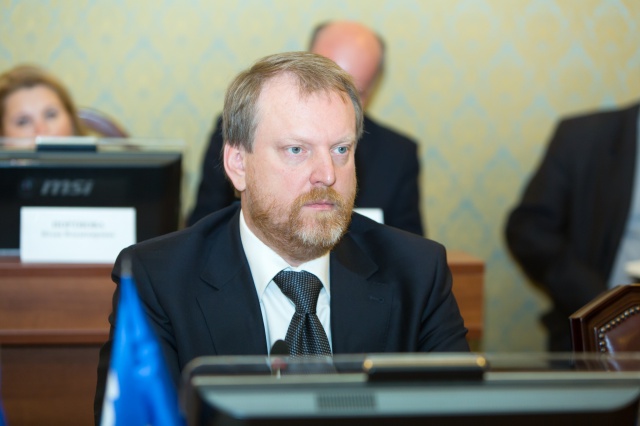 Роман Ефремов принял участие в парламентских слушаниях в Государственной Думе 