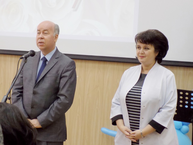 В НИИ материнства и детства отметили День матери