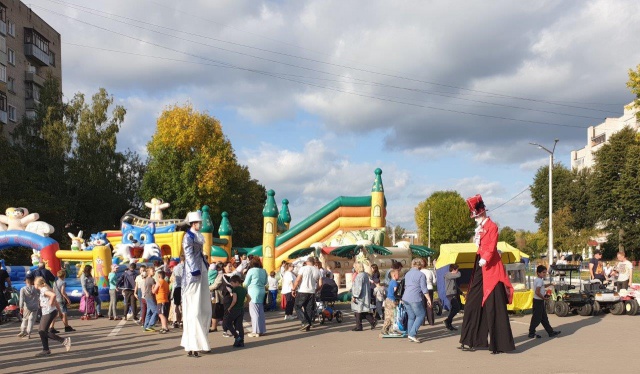 День микрорайона меланжевого комбината отметили в областном центре