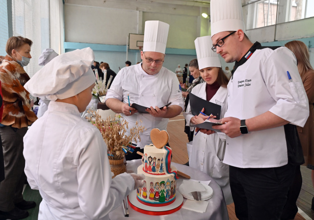 В регионе проходит фестиваль кулинарного искусства среди студентов профессиональных образовательных организаций
