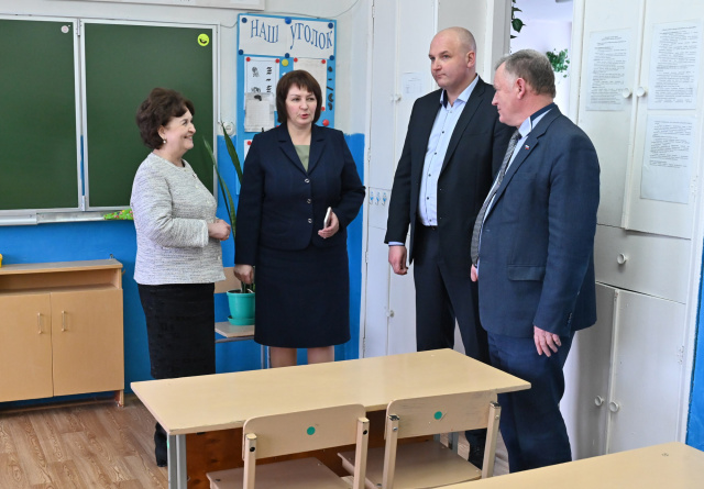 Марина Дмитриева с рабочим визитом посетила Гаврилово-Посадский район