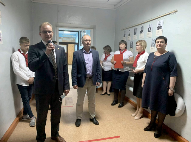 Михаил Кизеев открыл «Точку роста» в Заволжском районе Михаил Кизеев открыл «Точку роста» в Заволжском районе