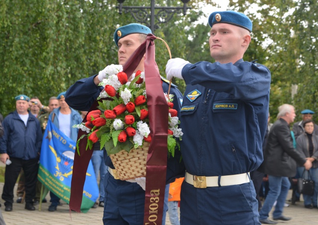 В регионе отметили День Воздушно-десантных войск России В регионе отметили День Воздушно-десантных войск России