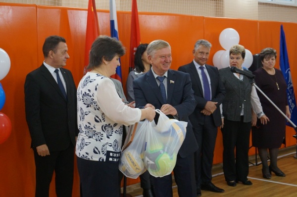 Обновленный спортзал открылся в Чернцкой школе Обновленный спортзал открылся в Чернцкой школе