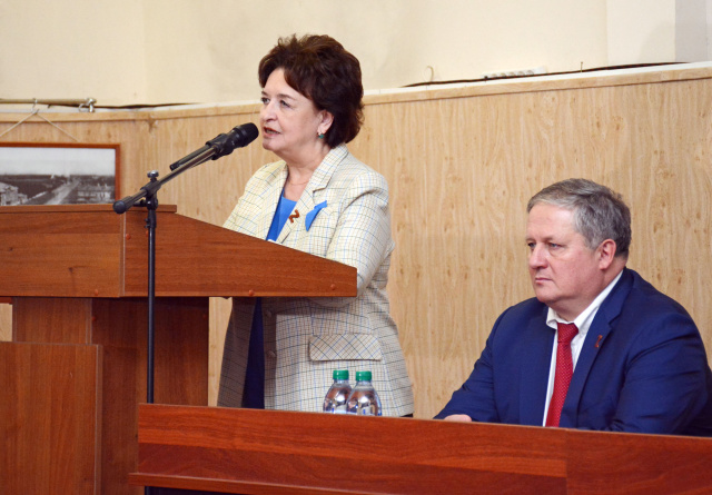 Марина Дмитриева поздравила профсоюзных работников с профессиональным праздником