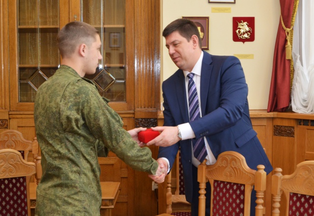 Виктор Смирнов поощрил воспитанников Шуйской ракетной бригады Виктор Смирнов поощрил воспитанников Шуйской ракетной бригады