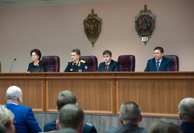Глава региона и спикер областной Думы поздравили сотрудников Управления ФСБ России по Ивановской области с профессиональным праздником Глава региона и спикер областной Думы поздравили сотрудников Управления ФСБ России по Ивановской области с профессиональным праздником