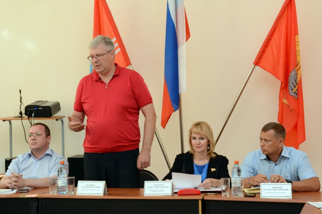 Проблемы в работе регоператора по обращению с ТКО обсудили за круглым столом