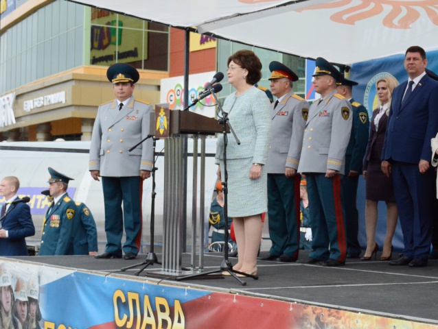 Марина Дмитриева поздравила учащихся академии МЧС с началом учебного года