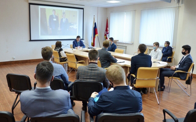 Виктор Смирнов встретился с членами молодежного облизбиркома