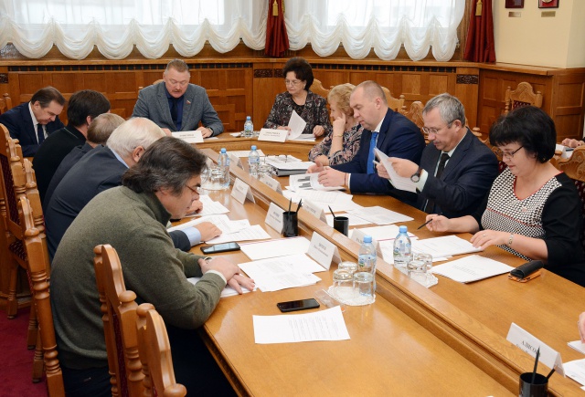 Проект областного бюджета 2020 – 2022 годов рассмотрен профильным комитетом