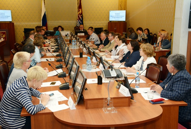 Проблему обеспечения кадрами медицинских учреждений обсудили в региональном парламенте Проблему обеспечения кадрами медицинских учреждений обсудили в региональном парламенте
