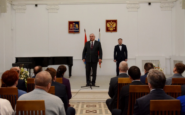 Александр Фомин поздравил энергетиков с профессиональным праздником Александр Фомин поздравил энергетиков с профессиональным праздником