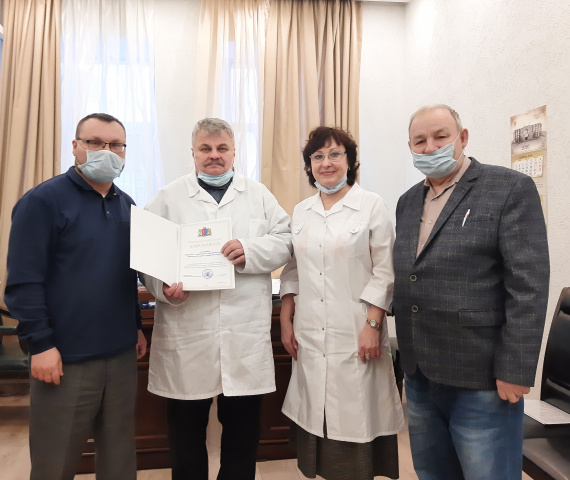 Депутаты вручили благодарности Ивановской областной Думы медикам клиники «Светодар»
