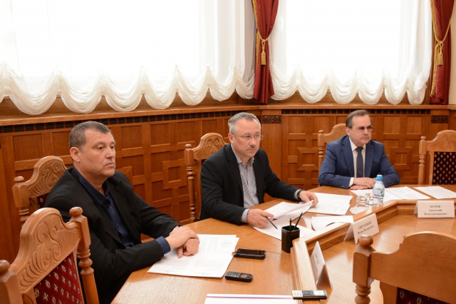 В областной Думе обсудили поправки в федеральное законодательство 