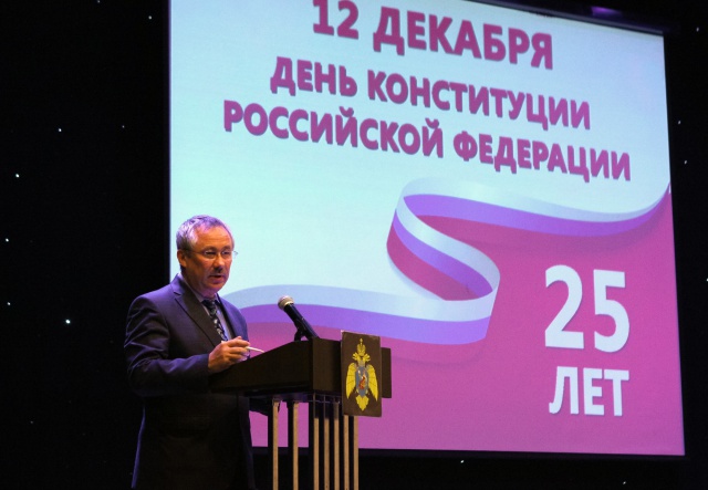 Игорь Светушков поздравил учащихся Ивановской пожарно-спасательной академии с Днем Конституции Российской Федерации