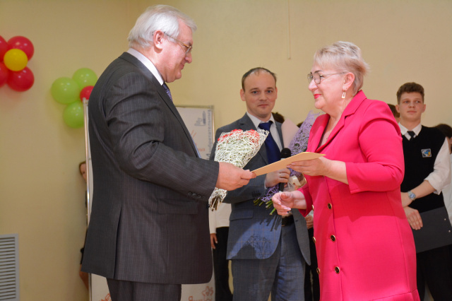 Школа № 66 города Иванова отметила 60-летний юбилей 