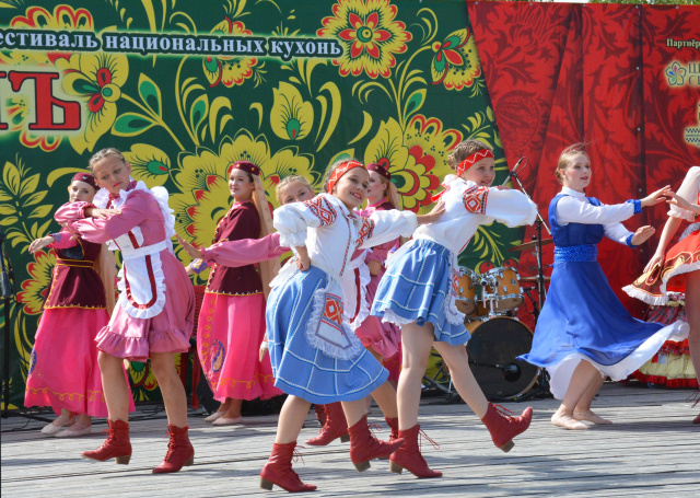 В Южском районе прошел фольклорно-гастрономический фестиваль «КухонЪ»