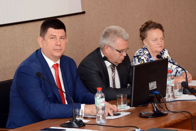 Виктор Смирнов выступил перед работниками образования городского округа Кохма