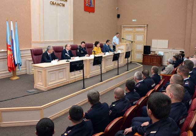 Марина Дмитриева встретилась с сотрудниками полиции,  вернувшимися из командировки на Северный Кавказ