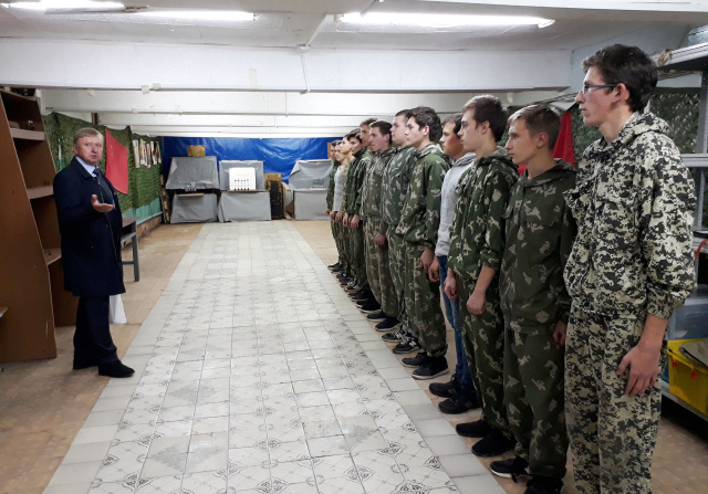 Владимир Гришин посетил военно-патриотический клуб молодежи «Добрыня»
