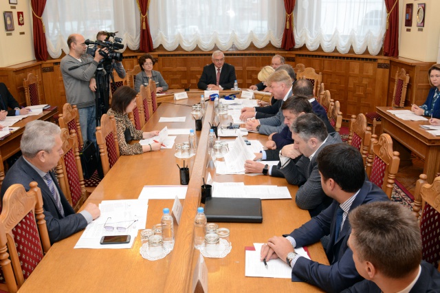 Проект областного бюджета-2019 рассматривается в региональном парламенте