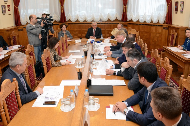 Проект областного бюджета-2019 рассматривается в региональном парламенте Проект областного бюджета-2019 рассматривается в региональном парламенте