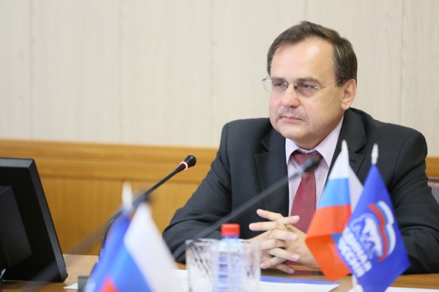 Анатолий Буров провёл приём граждан в Приволжском районе