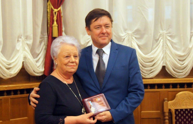 В региональном парламенте вручены памятные знаки «100 лет Иваново-Вознесенской губернии» В региональном парламенте вручены памятные знаки «100 лет Иваново-Вознесенской губернии»