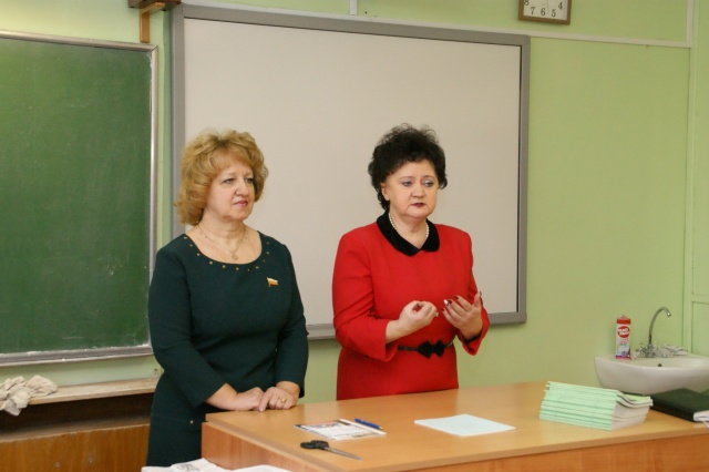 Депутаты провели классный час о вреде курения Депутаты провели классный час о вреде курения