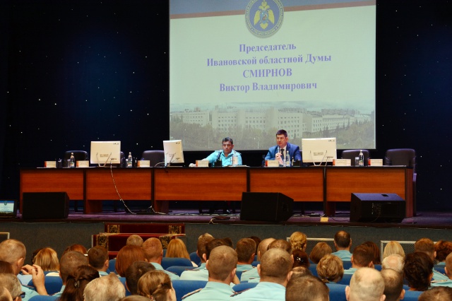 В преддверии нового учебного года Виктор Смирнов посетил Ивановскую пожарно-спасательную академию В преддверии нового учебного года Виктор Смирнов посетил Ивановскую пожарно-спасательную академию