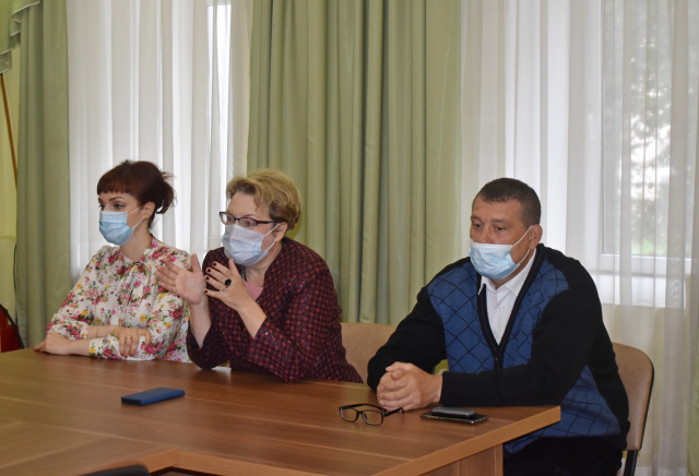 В Тейкове обсудили реализацию проектов ТОС в сфере благоустройства В Тейкове обсудили реализацию проектов ТОС в сфере благоустройства