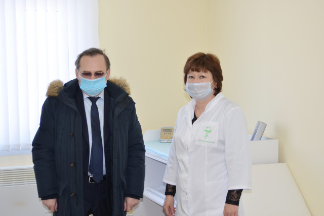 Анатолий Буров взял на контроль ремонт Дома культуры в селе Толпыгино Приволжского района 