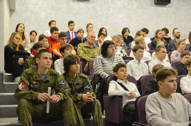 Александр Гусаковский принял участие в мероприятии, приуроченном ко Дню Неизвестного Солдата