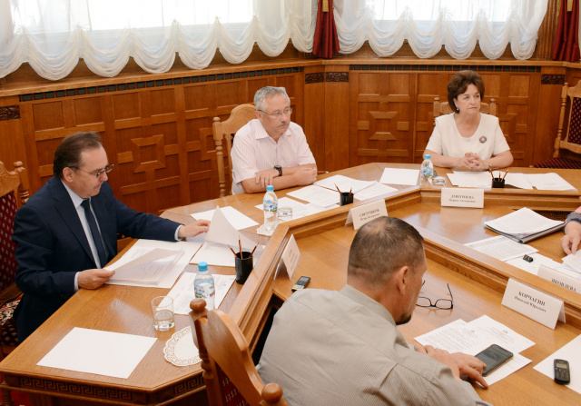 Состоялись заседания комитетов регионального парламента