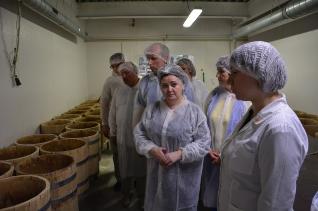 Ирина Крысина посетила хлебопекарню в Родниках