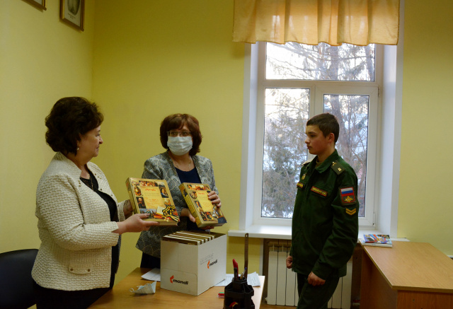 Марина Дмитриева встретилась с кадетами 112-й ракетной бригады